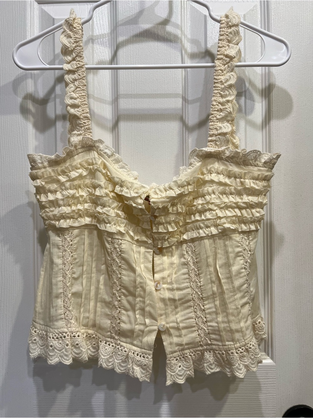 EDIKTED Hera Button Front Ruffled Top - Picture 3 of 6